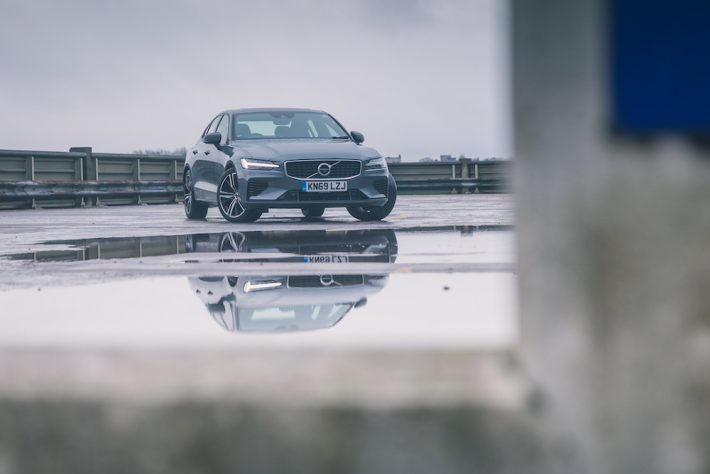 2020 Volvo S60 T8 R-Design Gallery