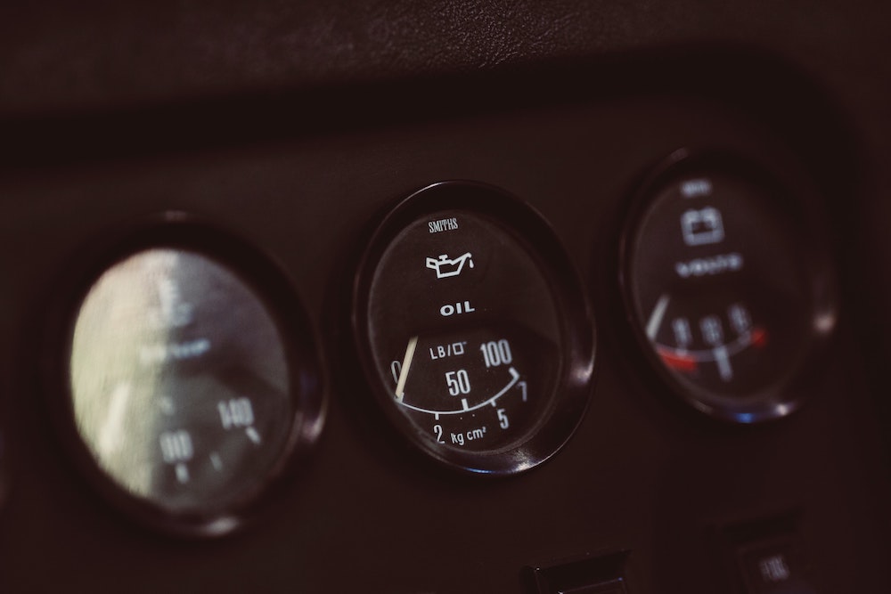 what-is-considered-low-engine-oil-pressure-causes-how-to-fix