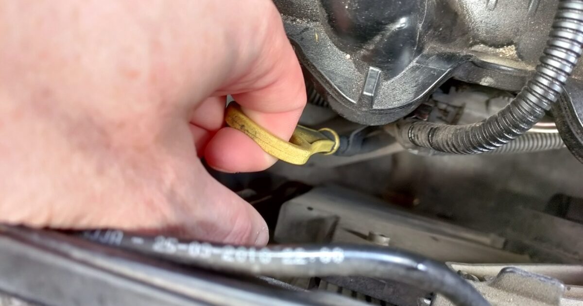 Where Should Oil Be On Dipstick What Is The Right Oil Level