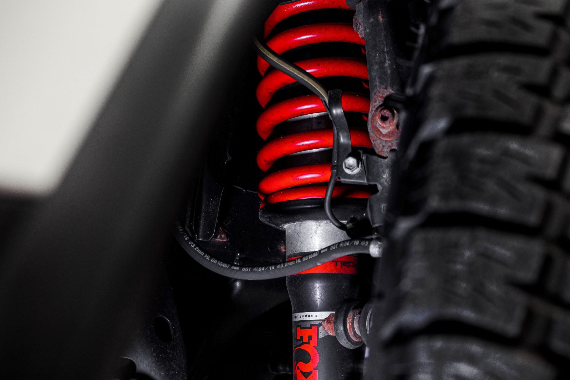 strut-mount-shocks-symptoms-and-replacement-cost