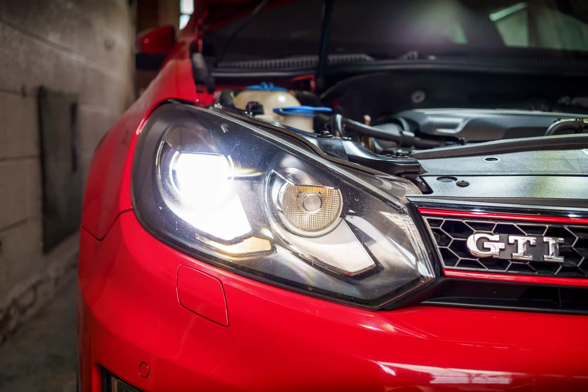 How much does it cost to replace a headlight