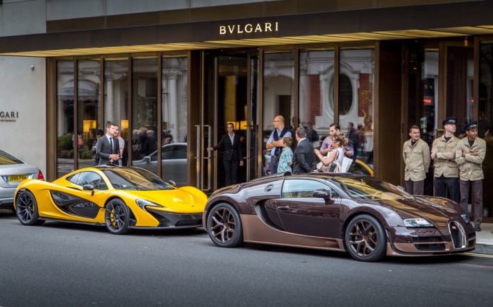 McLaren P1 and Bugatti Veyron Rembrandt hit London