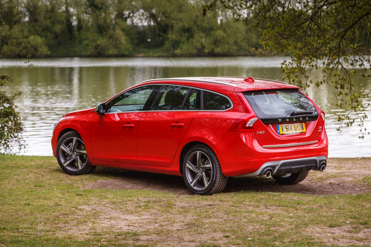 Volvo v60 характеристики. Вольво v60. Volvo v60 1990. Volvo v60 d4 2017. Volvo v60 1980.