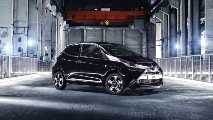 Superminis - Are They All The Same? Aygo Black inside