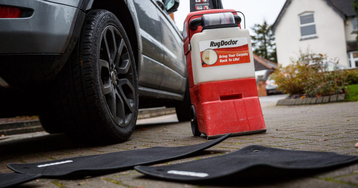 Freshen Any Carpets with Rug Doctor Hire 🏎️