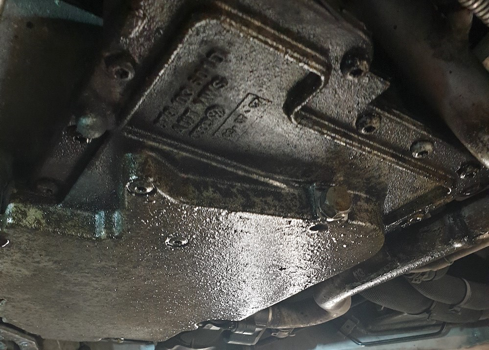 Front Diff Leak: Differential Fluid Leaking (Symptoms & How To Fix)