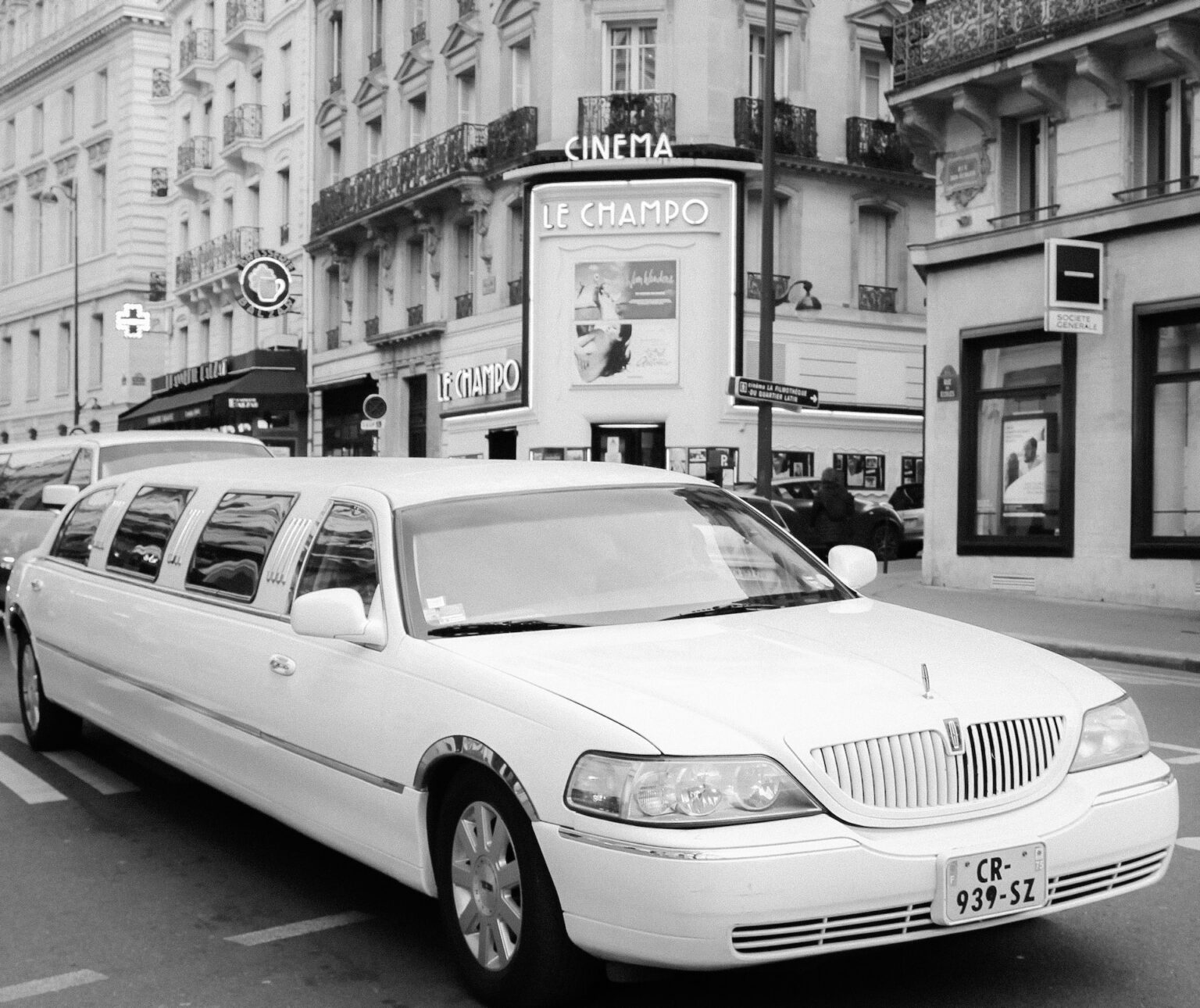 how-much-does-it-really-cost-to-rent-a-limo-the-average-prices