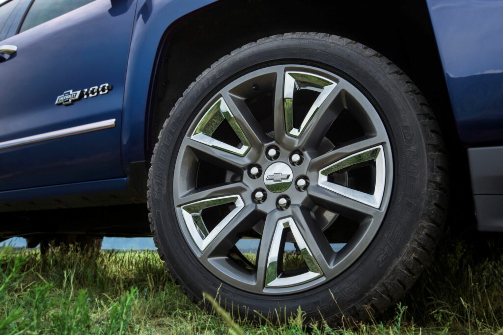 bolt-pattern-silverado-exact-tire-size-rim-size-wheel-offset