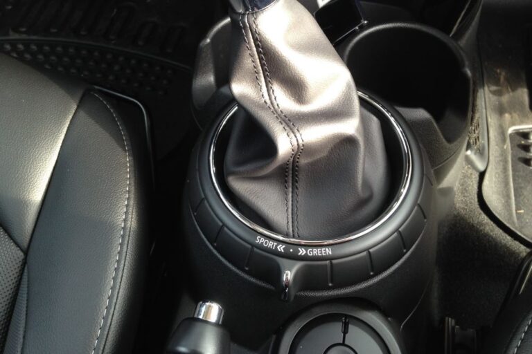 what-does-the-s-mean-on-a-gear-shift-how-when-to-use-it