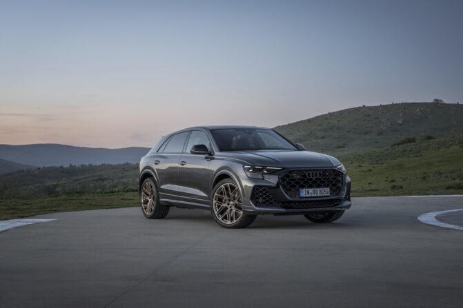 Audi RS Q8 SUV Performance